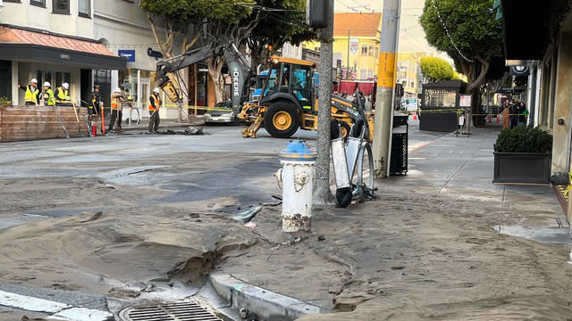 SF water main break and gas leak on Union Street 