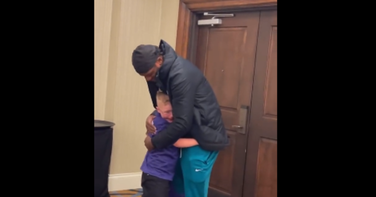 Lamar Jackson and Landon Berry: Story of viral moment with young fan