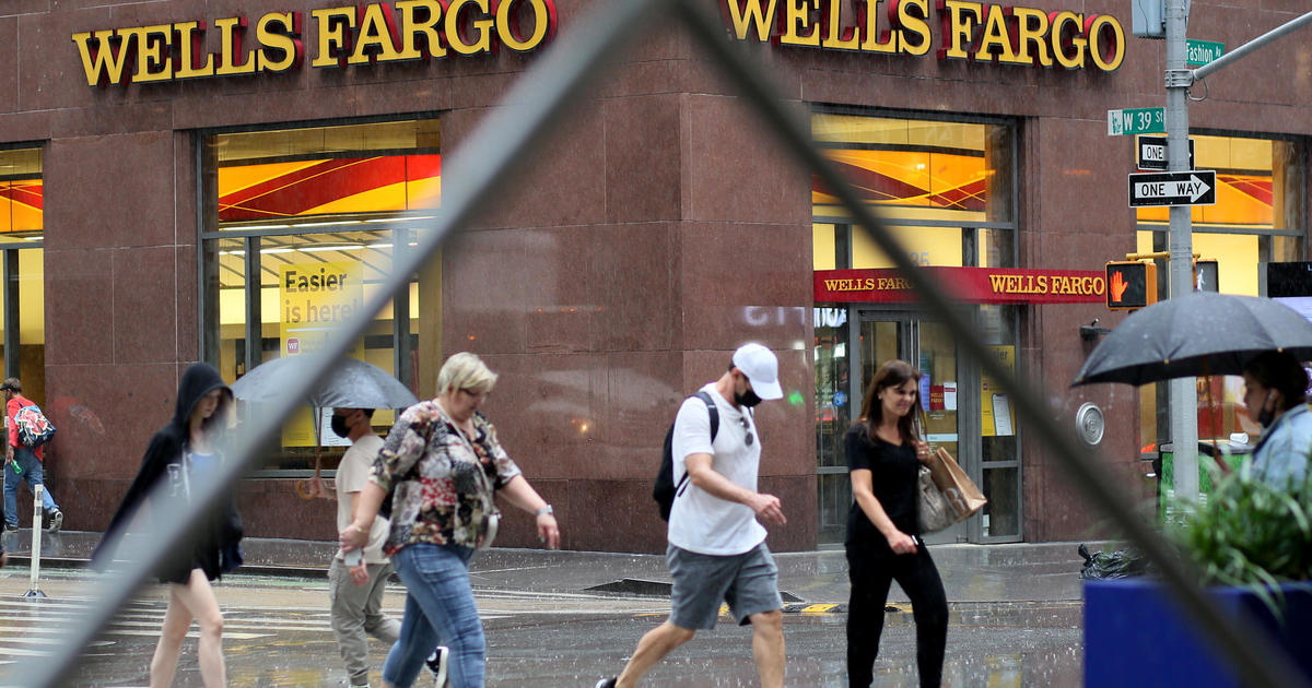 Wells Fargo accused of union busting as workers try to organize