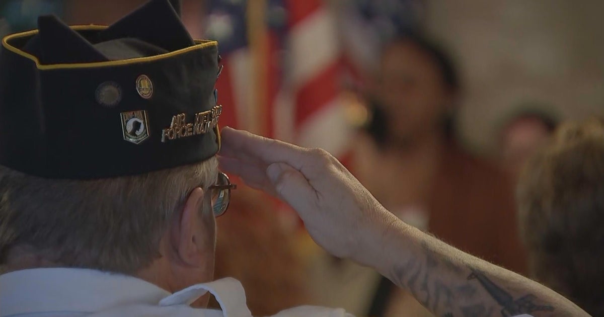 Rain from Nicole couldn't stop Veterans Day in Media, Pa. CBS