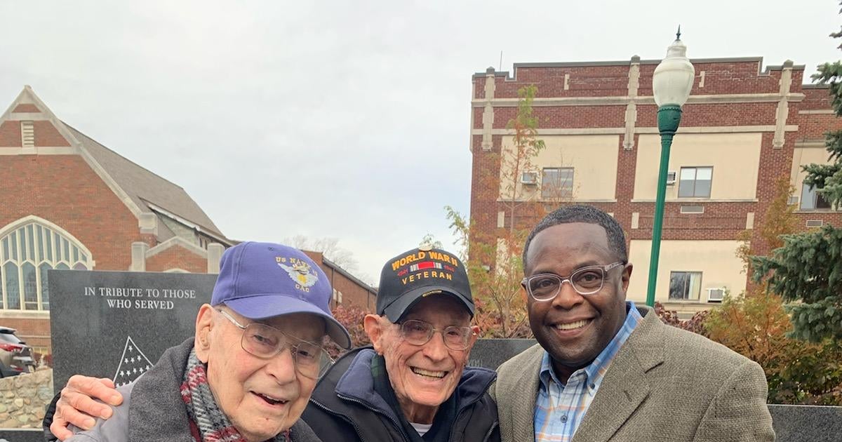 Restaurants with veterans day free meals