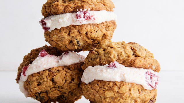 oatmeal-cranberry-whoopie-pies-1280b.jpg 