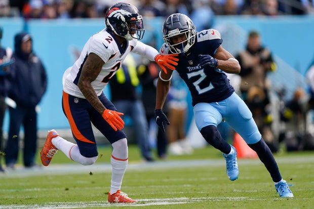 Broncos Titans Football 