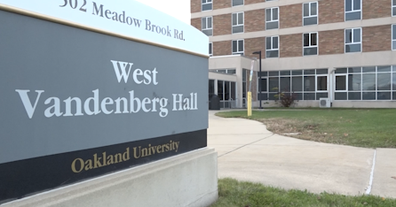 Oakland University students react to search for robbery suspects on