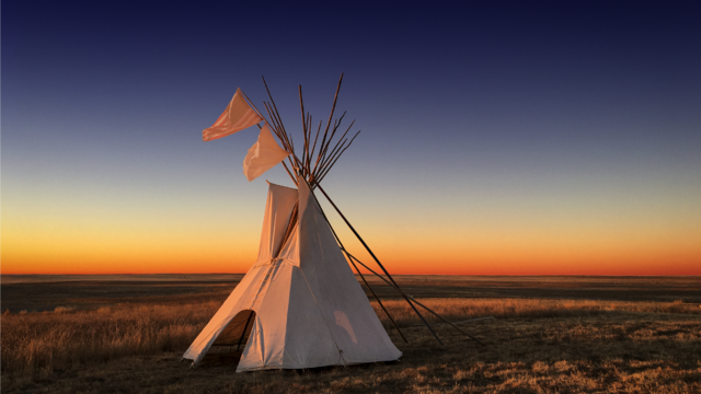 low-res-sand-creek-sunrise-with-flags-01-xffh.png 