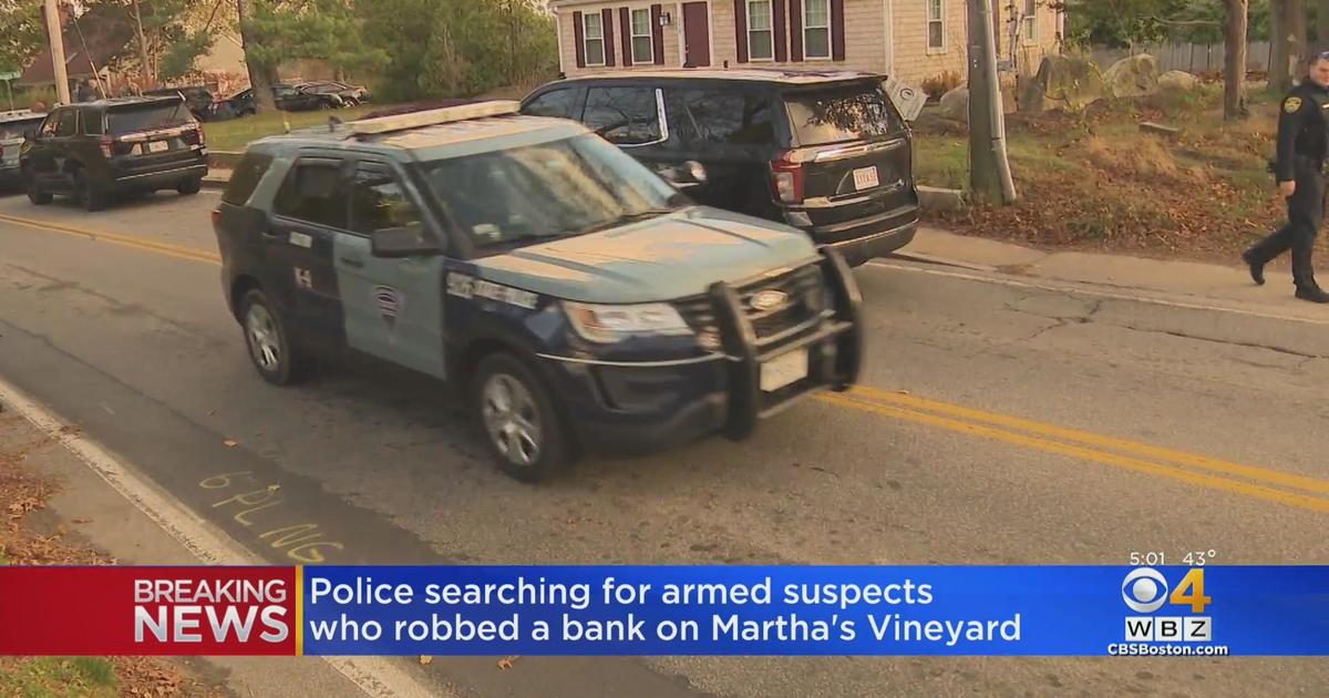 Police Search For Armed Suspects After Marthas Vineyard Bank Robbery Cbs Boston 