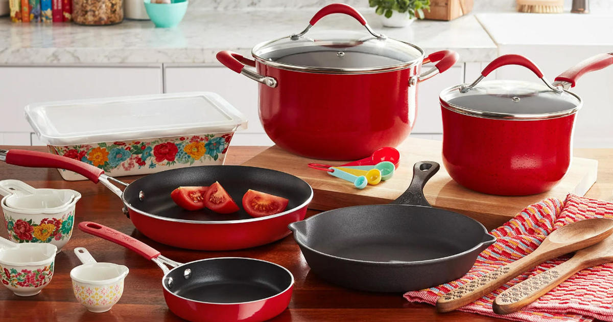 Walmart is practically giving away this The Pioneer Woman 19-piece cookware set, get this Cyber Monday deal while you still can