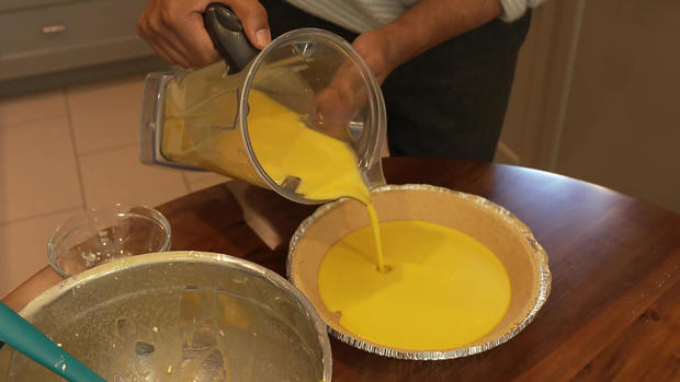 making-a-mango-pie-wide.jpg 