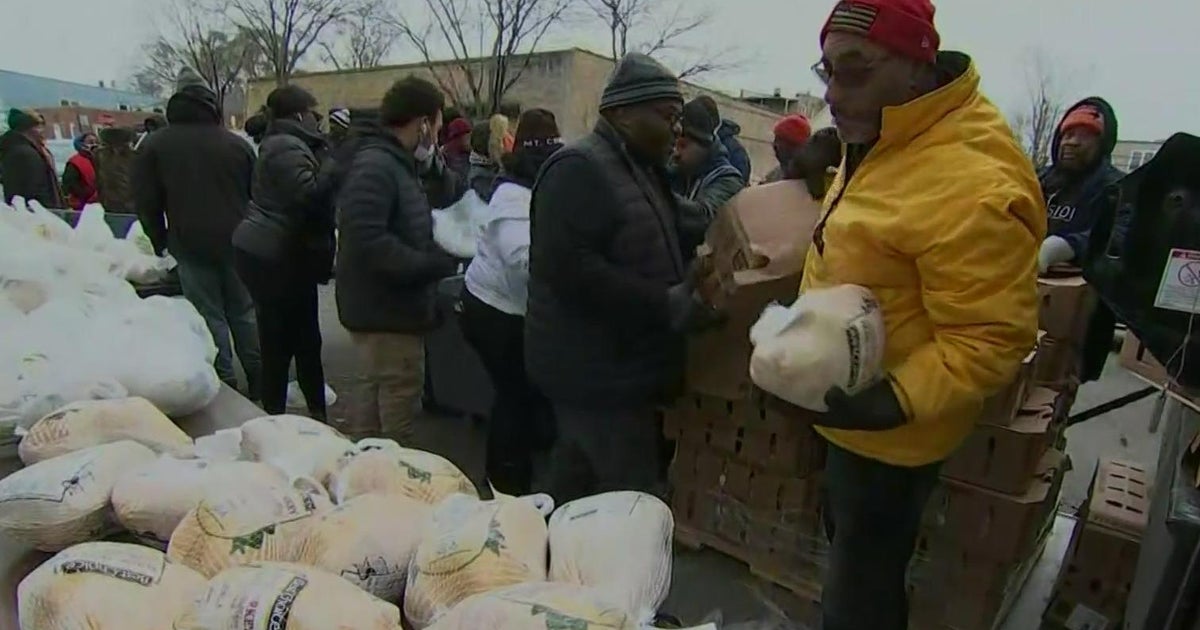 Volunteers help fight food insecurity with free Thanksgiving meals as ...