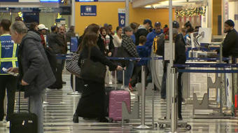 Airlines brace for Thanksgiving travel rush 