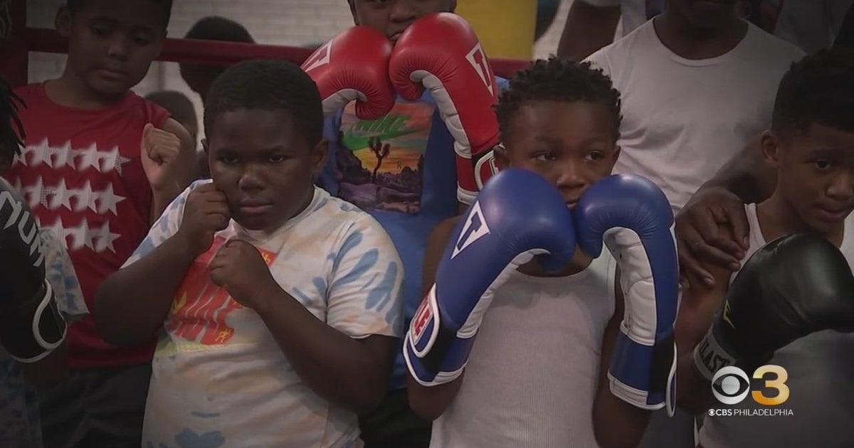 2 Philly boxers asking kids to put down guns, pick up gloves CBS