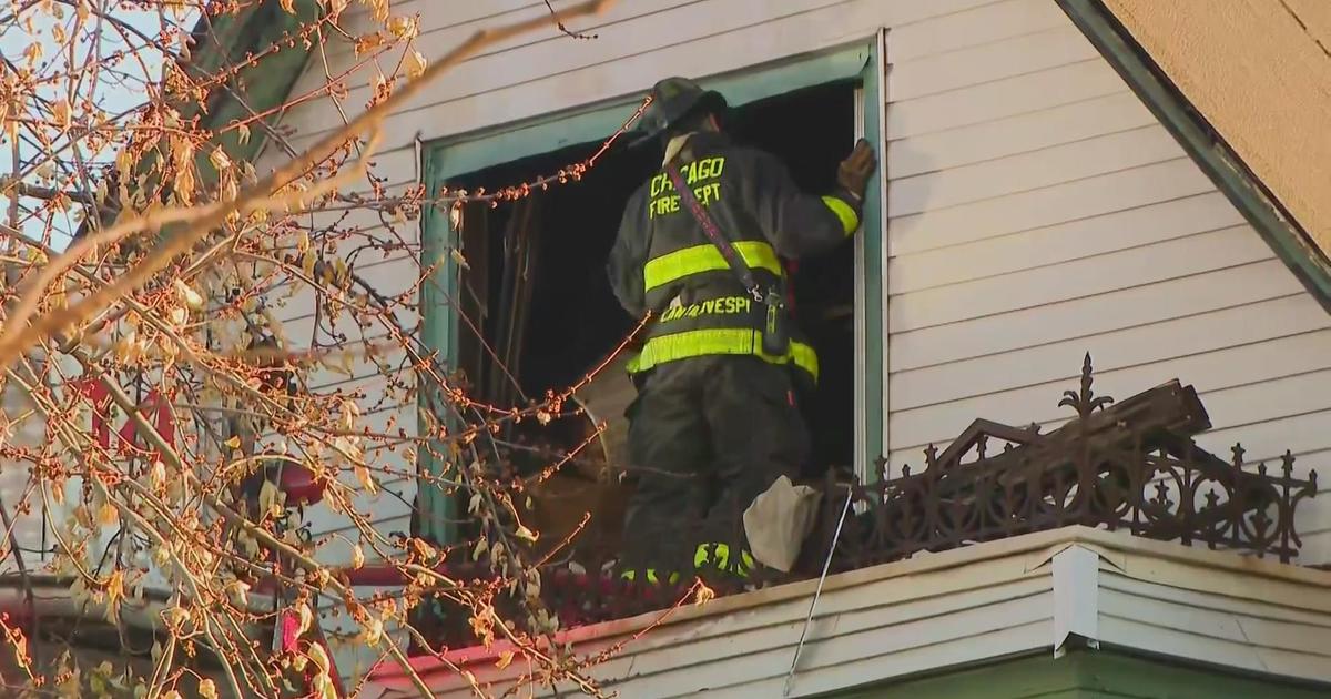 Man Dead, Firefighter Injured In House Fire - CBS Chicago