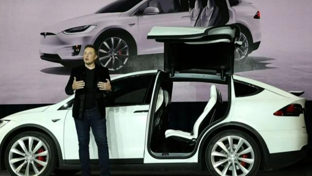 cbsn-fusion-musk-twitter-tesla-thumbnail-1487791-640x360.jpg 