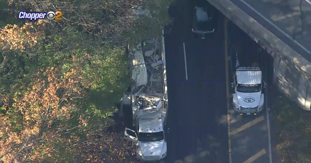Tractor trailer roof sheared off after slamming into overpass in Queens
