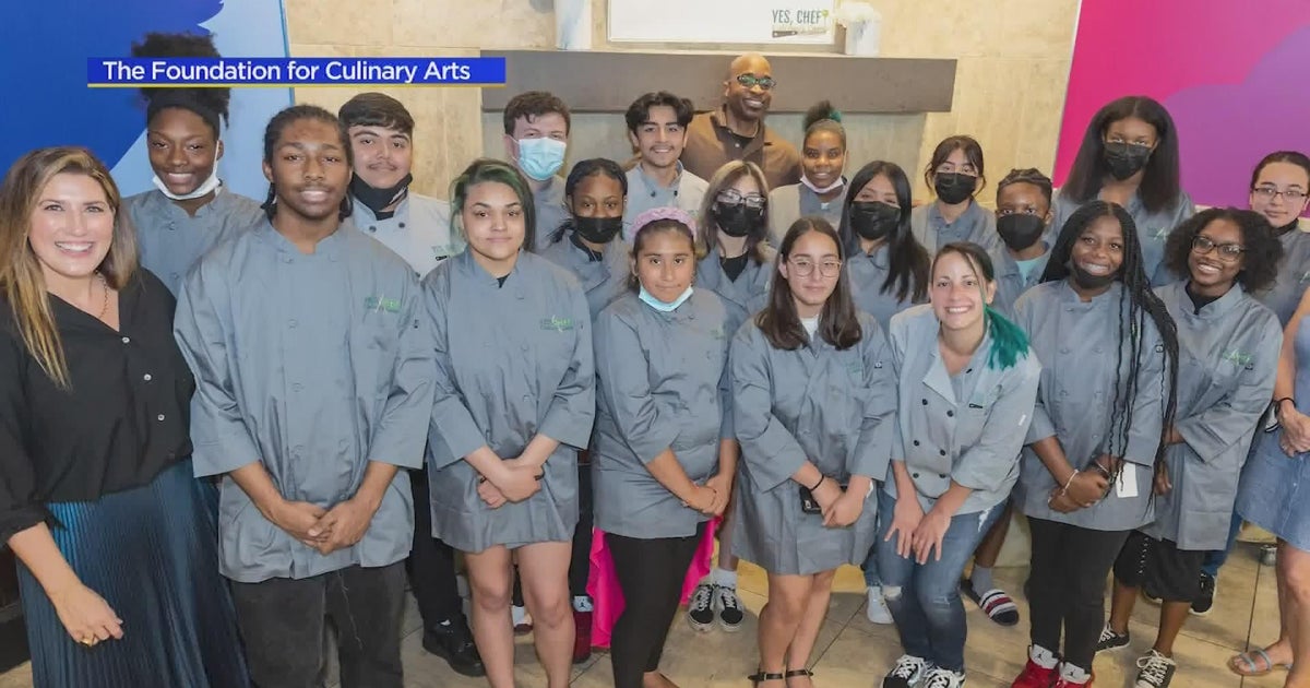 Yes Chef Program Helps Aspiring Cooks Elevate Their Craft Cbs Chicago