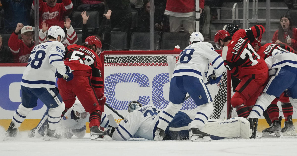 Marner extends point streak to 17 games, Leafs top Wings