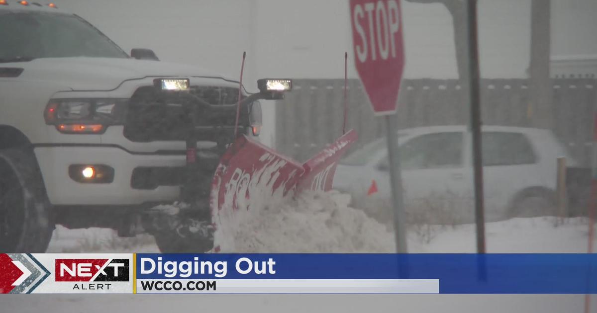 Minnesota snow plow drivers come to the rescue after Nov. storm - CBS ...