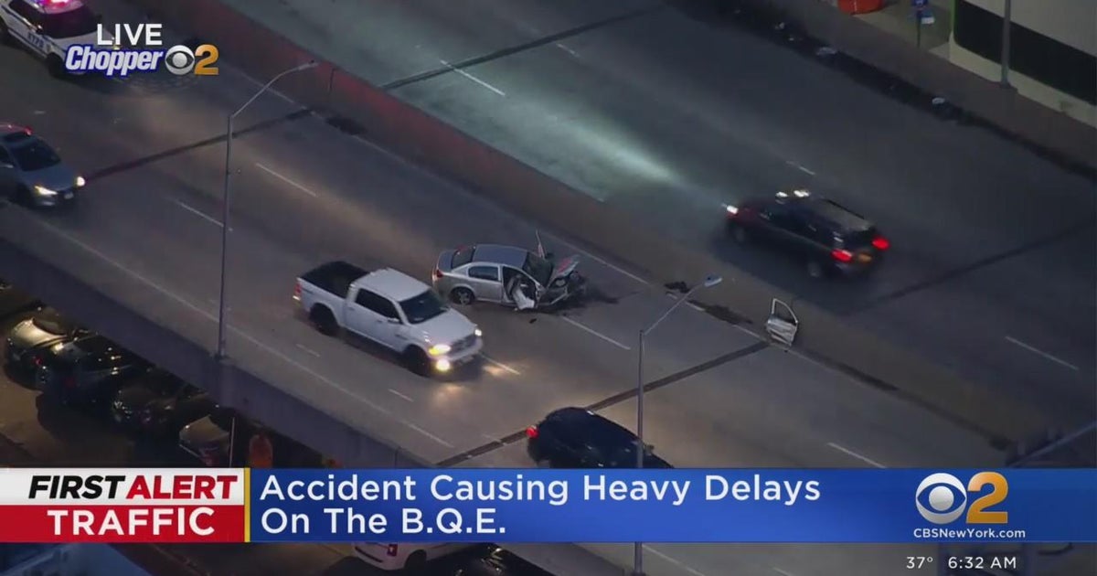 Crash causing heavy delays on BQE - CBS New York