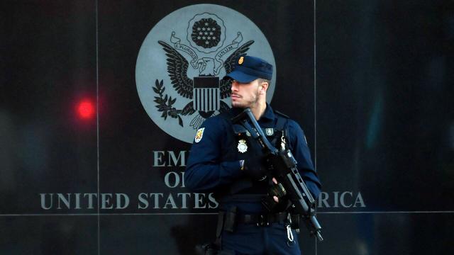 Police blow up "suspicious package" sent to U.S. embassy in Spain