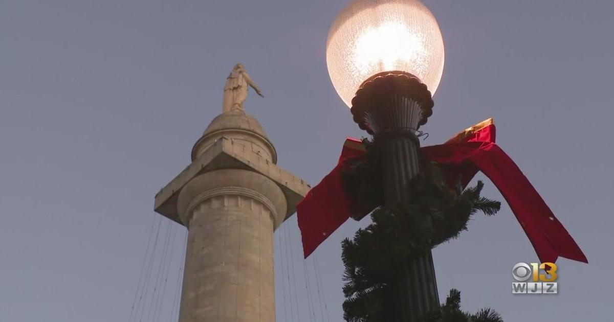 Baltimore starting off the Christmas season with Washington Monument