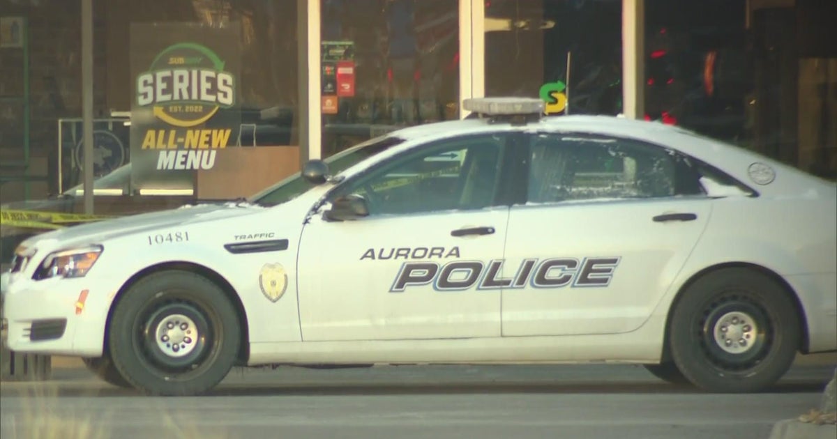 Stolen car suspects on the run after shootout with Aurora police ...