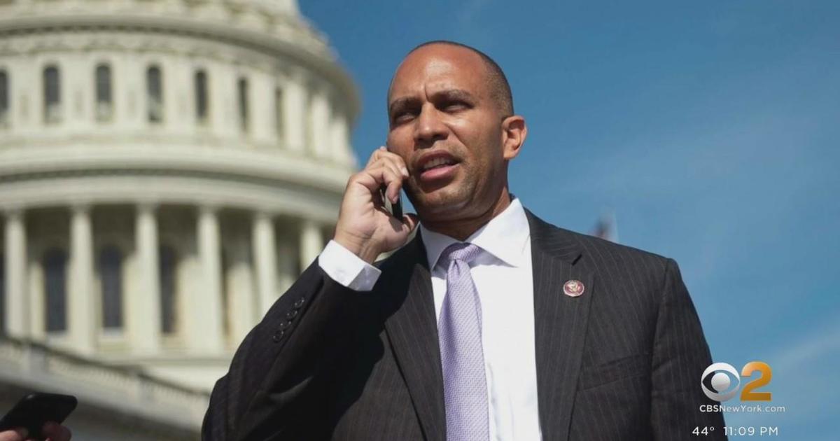 Hakeem Jeffries Elected To Lead House Democrats' Next Generation - CBS ...