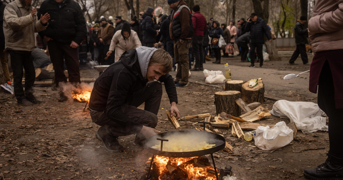 Cold adds to misery for Kherson residents as Russia continues to shell Ukrainian city