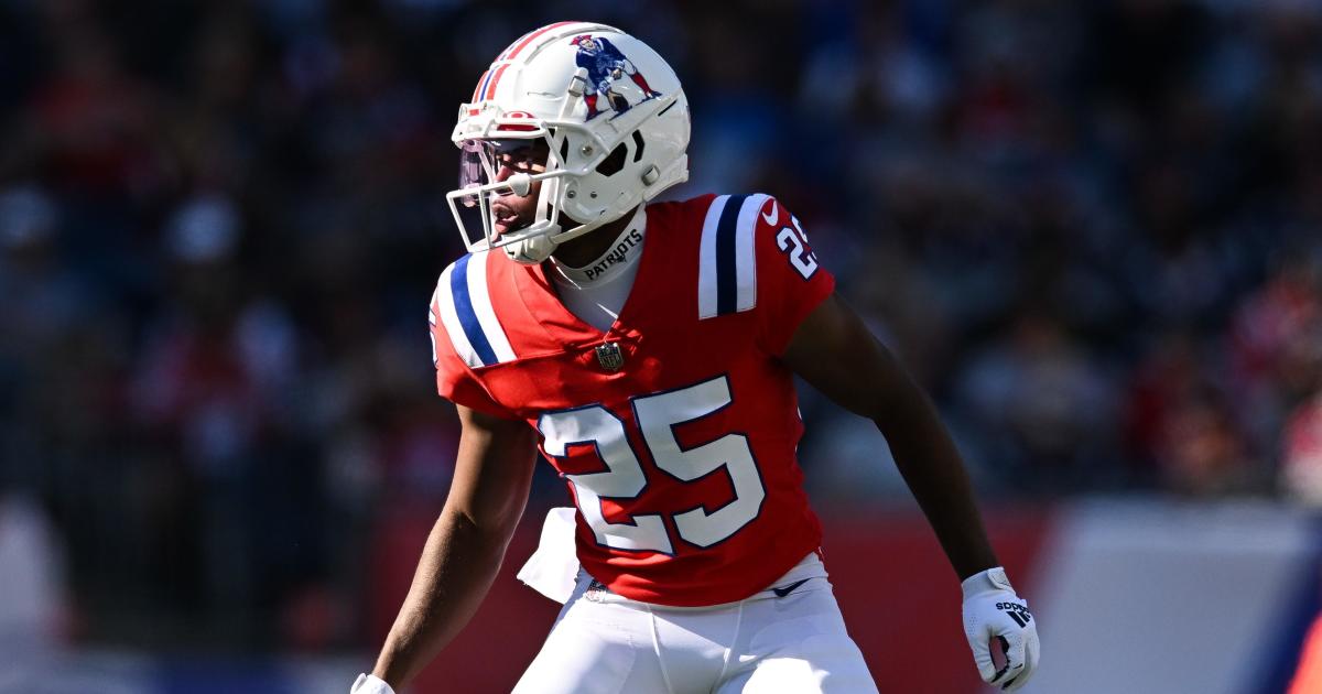 Marcus Jones leaves Patriots-Dolphins with shoulder injury - CBS