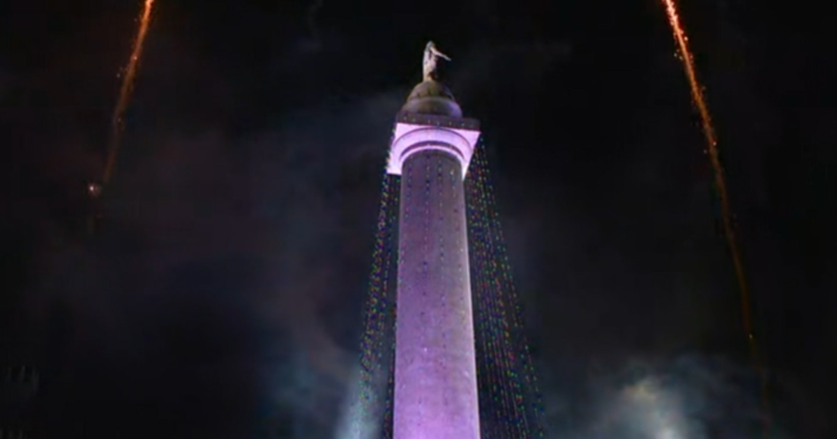 Baltimore kicks off the Christmas season with Washington Monument