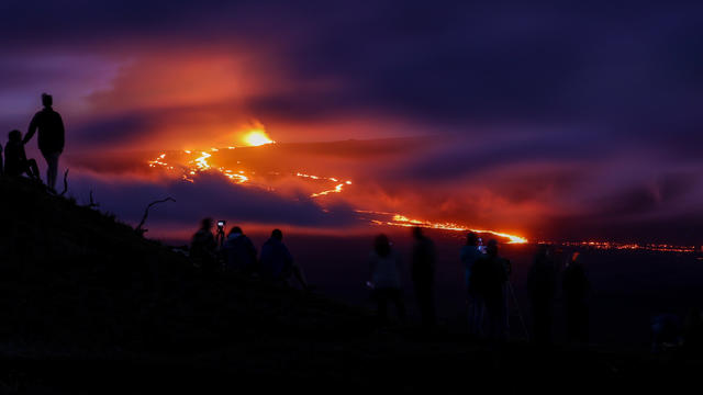 cbsn-fusion-hawaiis-mauna-loa-volcano-continues-to-spew-lava-after-historic-eruption-thumbnail-1508262-640x360.jpg 