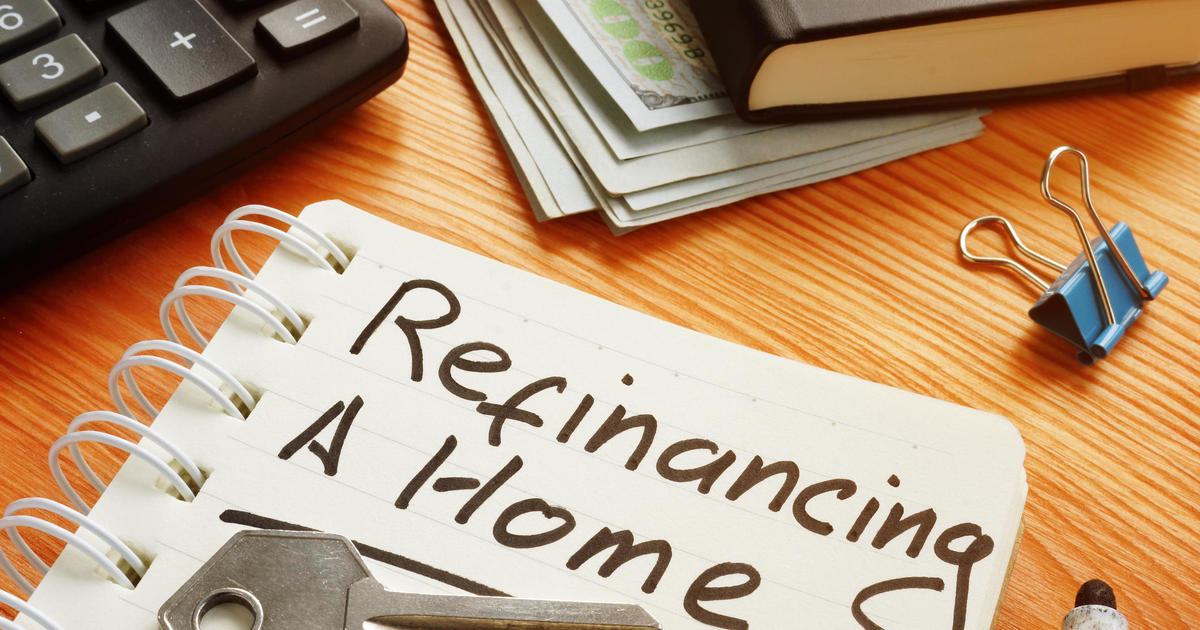How does mortgage refinancing work?