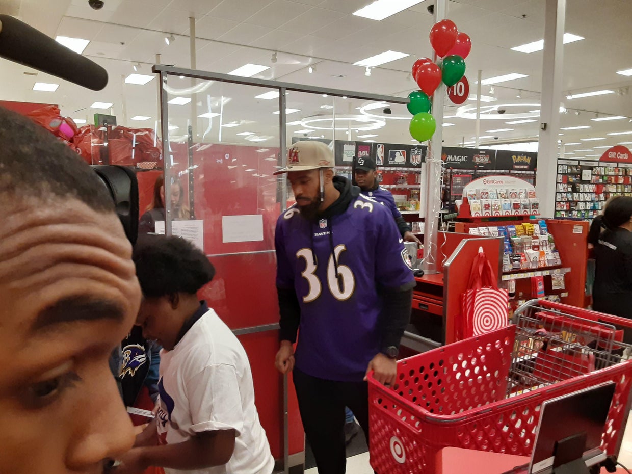 'It's about giving back' Calais Campbell, others Ravens shop with