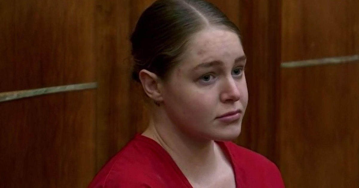 Courtney Clenney, social media model accused of fatally stabbing boyfriend, denied bond