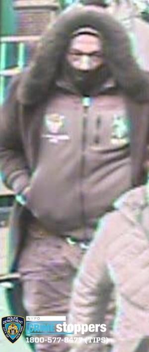 NYPD investigating unprovoked slashing on subway in Brooklyn - CBS New York