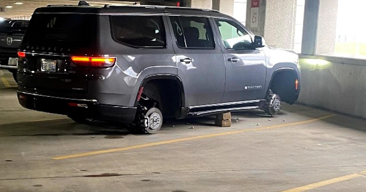 "Maybe I got the wrong car": SUV owner recounts finding vehicle on bricks at Detroit Metro Airport