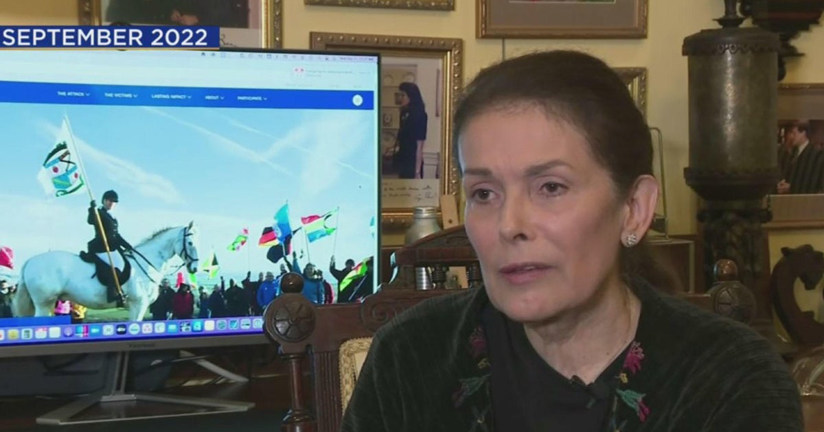 Victoria Cummock, wife of Pam Am flight 13 bombing target John Cummock, applauds US taking custody of suspected bomb maker