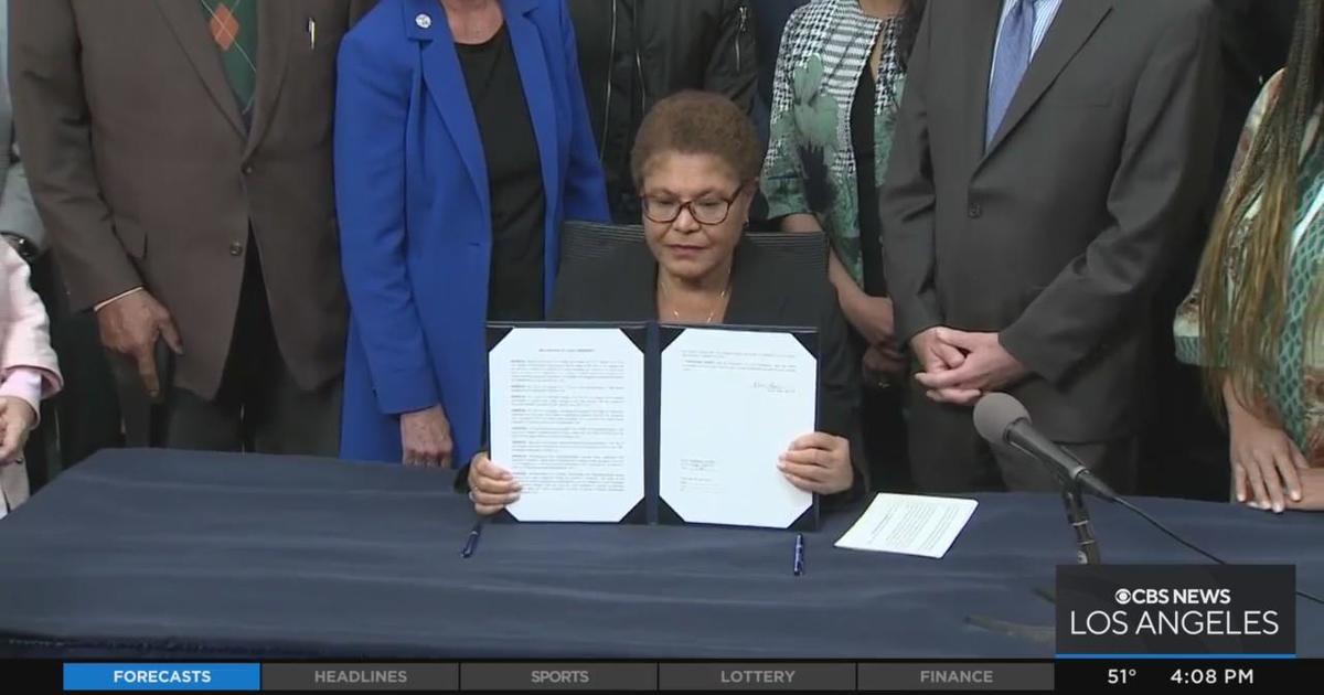 Mayor Karen Bass Declares A State Of Emergency On The Homeless Crisis Cbs Los Angeles 5112