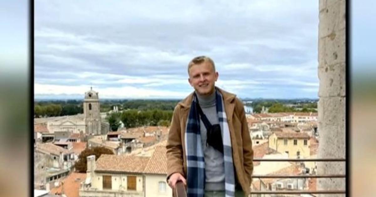 Un étudiant américain retrouve sa mère en France
