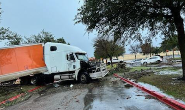 Multiple injured after possible tornadoes sweep through North Texas 