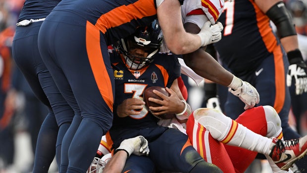 NFL Football Broncos vs Chiefs at Empower Field