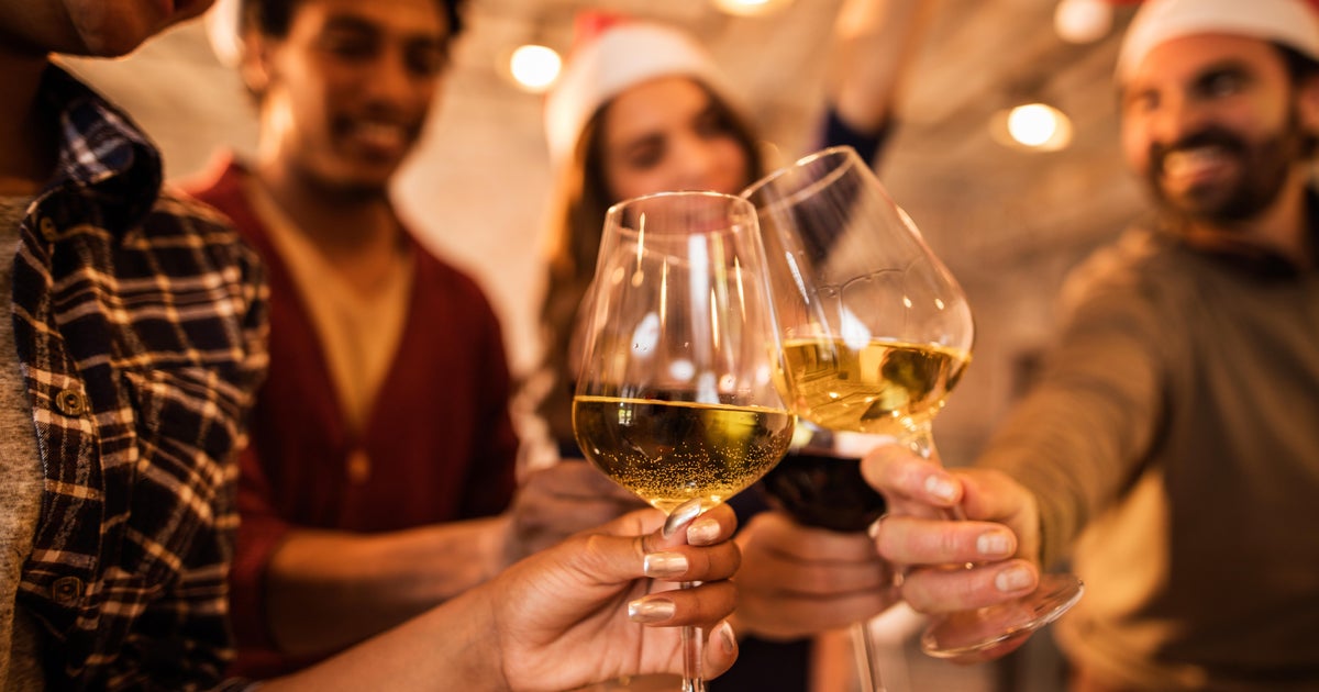 Office holiday parties are back as more companies plan in-person celebrations - Vimarsana News