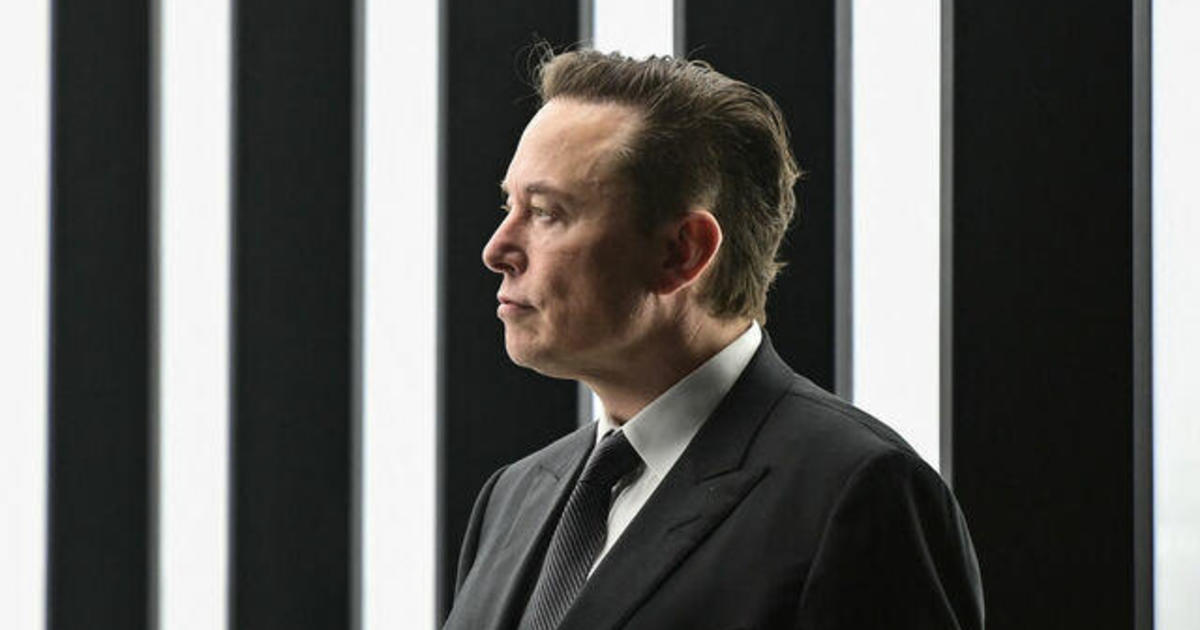 Elon Musk loses more than $100 billion after tumultuous year