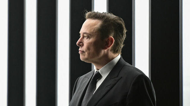 cbsn-fusion-elon-musk-loses-over-100b-after-tumultuous-year-thumbnail-1546019-640x360.jpg 