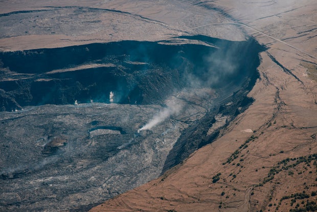 Mauna Loa Volcano Erupts In Island Of Hawaii 