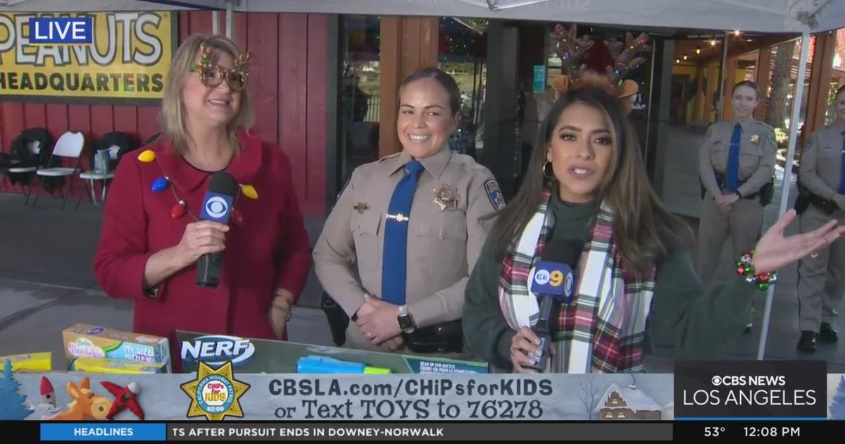 chips-for-kids-at-knott-s-berry-farm-with-michele-gile-and-lesley-marin