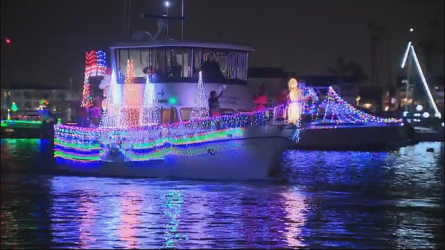 newport-beach-christmas-boat-parade.jpg 