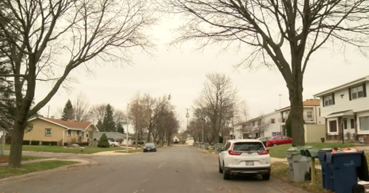 Boy charged with killing mom for not buying VR headset CBS Chicago(02)