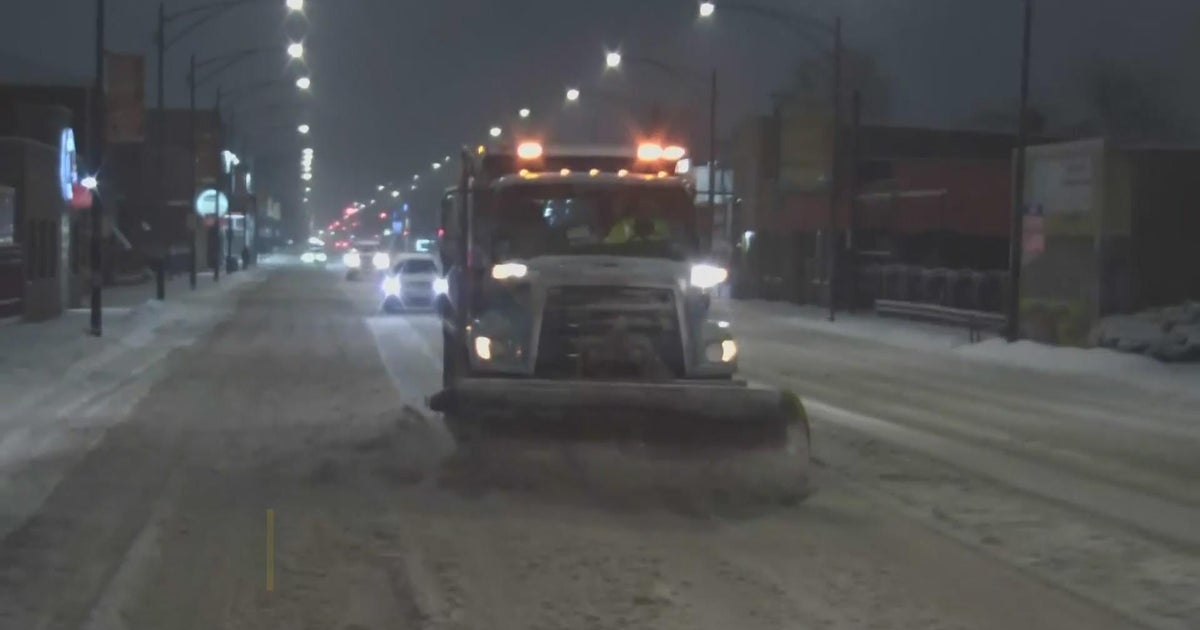 More than 200 snow vehicles deployed to clean roads - CBS Chicago