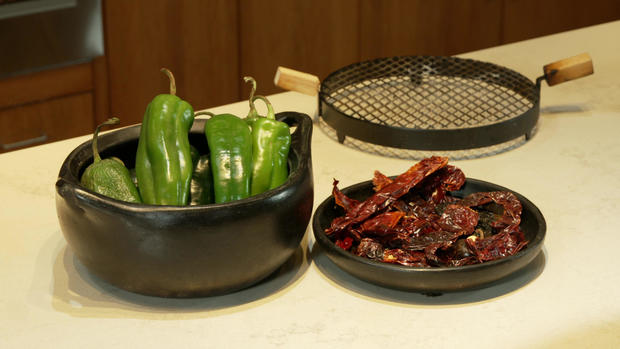 green-and-red-chiles.jpg 