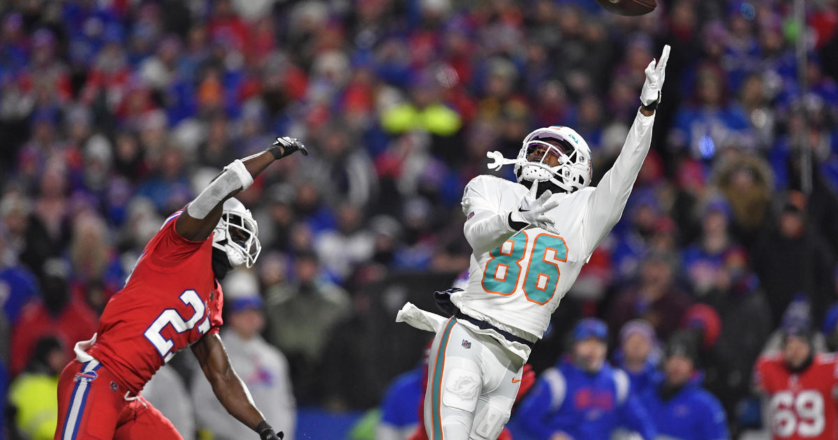 Tyler Bass' 53-yard FG gets Bills to 31-point mark at halftime, Bills vs.  Dolphins